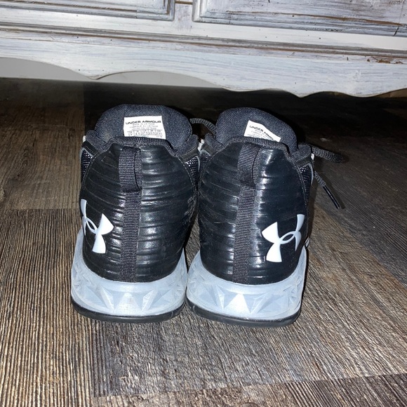Unisex Under Armour Basketball Shoes. Worn once. - Picture 3 of 5